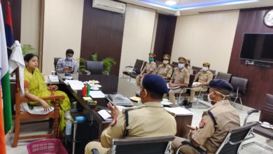 Photo of अफसरों के साथ बैठक कर नोडल अधिकारी ने कहा पाठ्य सामग्री के साथ गांव तक फैलाएं जागरूकता