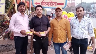 Photo of समाजसेवी राहुल अग्निहोत्री व बैंक आफिसर उमेश कुमार ने किए माँ पीताम्बरा के दर्शन  