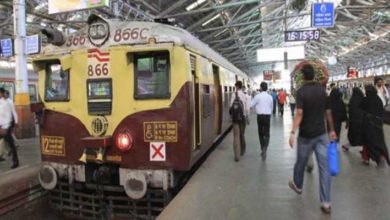 Photo of मुंबई: कोविड-19 के बीच आज से पटरी पर दौड़ीं 610 अतिरिक्त लोकल ट्रेनें