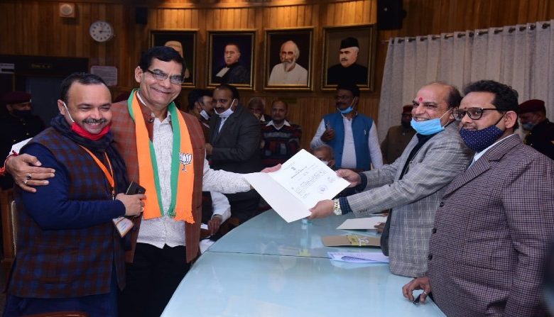 यूपी विधान परिषद: निर्विरोध चुने गए बीजेपी के सभी 10 और सपा के दो उम्मीदवार 3 up