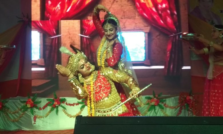 प्रदर्शनी पंडाल में लोक नृत्य व सुन्दर झांकियों का हुआ भव्य आयोजन 1 auraiya 1