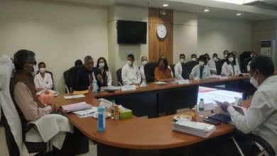 Photo of उत्तर प्रदेश मुख्य सचिव ने चाइल्ड पीजीआई में बैठक के दौरान डॉक्टरों के कसे पेंच