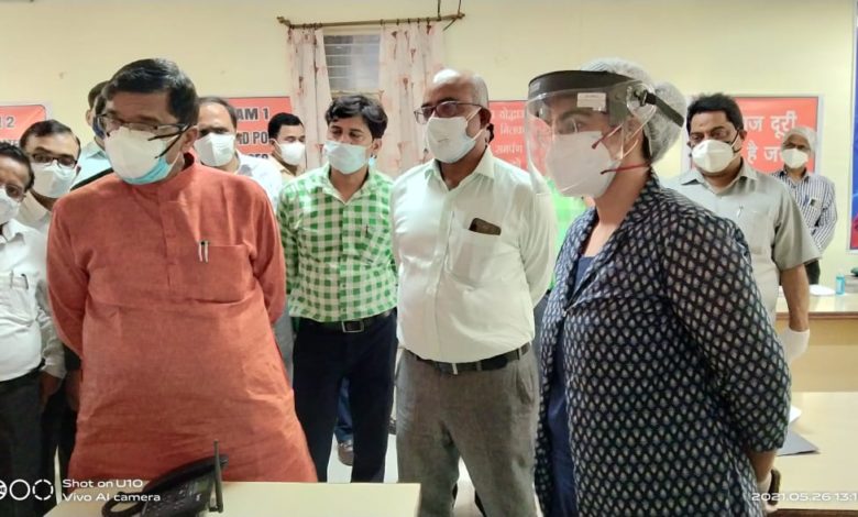 राज्यमंत्री ने जिला अस्पताल का निरीक्षण कर, लिया व्यवस्थाओं का जायजा 5 saumaya