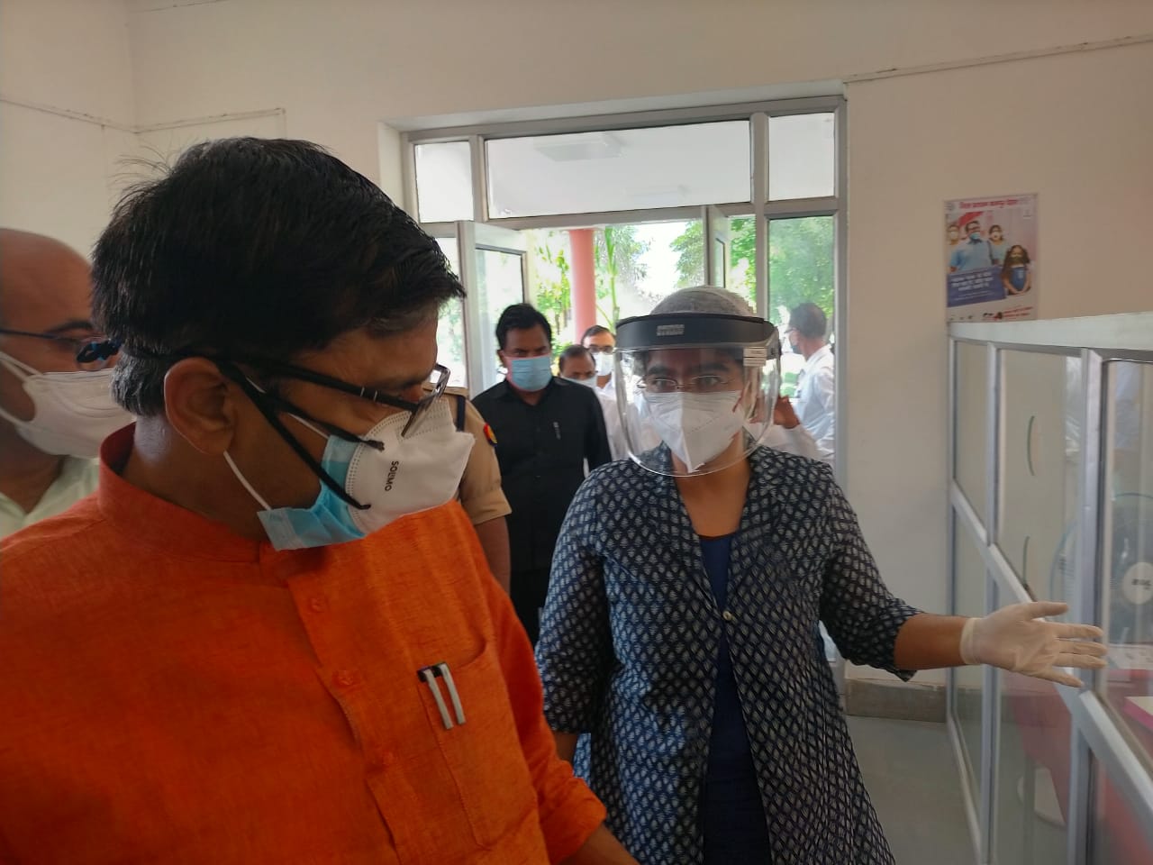 राज्यमंत्री ने जिला अस्पताल का निरीक्षण कर, लिया व्यवस्थाओं का जायजा 6 saumaya1