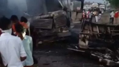 Photo of महोबा में दर्दनाक हादसा, कानपुर-सागर हाईवे पर डंपरों की भिड़ंत में लगी आग, जिंदा जल गए चालक-क्लीनर
