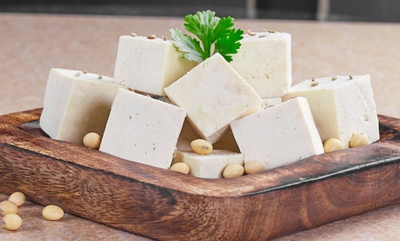 सेहत के लिए कितना फायदेमंद है कच्चा पनीर, जानिए 1 पनीर