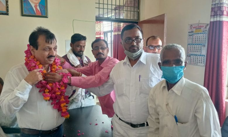 पूर्व अध्यक्ष सुधीर सिंह भदौरिया एडवोकेट ने नवागंतुक एसडीएम का साथियो संग किया स्वागत 3 sudhir