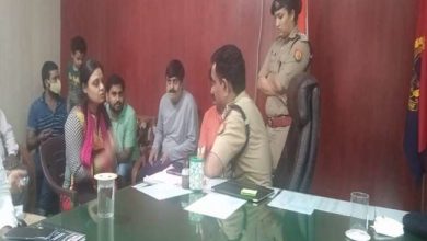 Photo of लिस लाइन में मनीष के परिवार से मिले मुख्यमंत्री, पत्नी को केडीए में ओएसडी की नौकरी देने की घोषणा