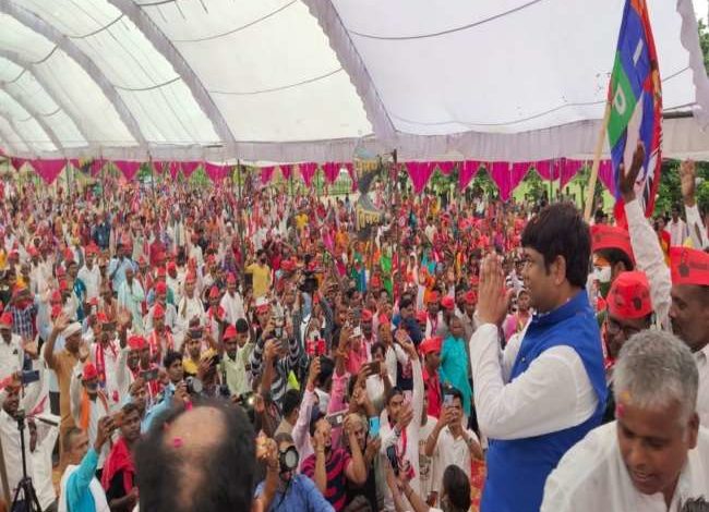 विकासशील इंसान पार्टी भी यूपी में अपनी जड़ें जमाने में जुटी, खेमाबंदी की कोशिश 3 10 11