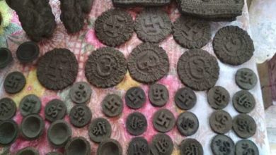 Photo of गोबर से बन रहीं गणेश-लक्ष्मी की प्रतिमाएं, मिट्टी के दीपक से आएगा समृद्धि का प्रकाश; लखनऊ के मनकामेश्वर मंदिर में दिया जा रहा प्रशिक्षण