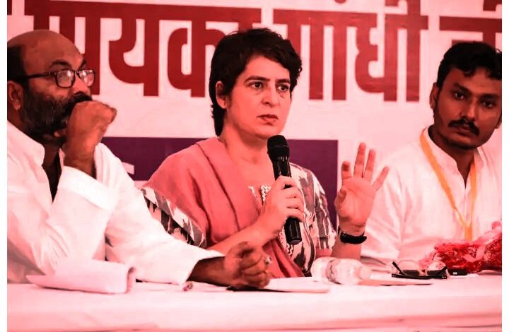 प्रियंका का घोषणा पत्र : महिलाओं को फ्री बस यात्रा, छात्राओं को स्कूटी और स्मार्टफोन 1 प्रियंका गाँधी