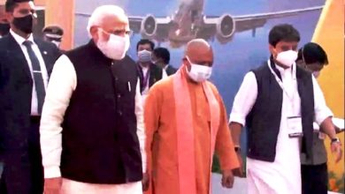 Photo of जेवर एयरपोर्ट का शिलान्यास: प्रधानमंत्री मोदी मंच पर पहुंचे, साथ में योगी और सिंधिया भी, पहले एयरपोर्ट का मॉडल देखा