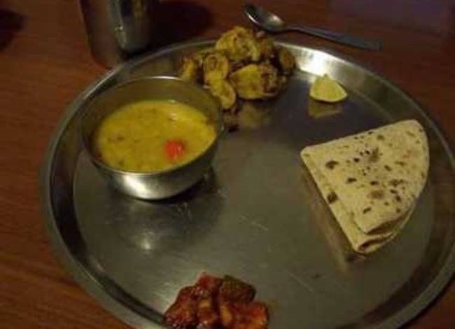 30 रुपये में पूड़ी-सब्जी, 50 की थाली 1 5 3