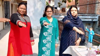 Photo of सादगीपूर्ण ढंग से गायत्री देवी की पुण्यतिथि मनाई गई