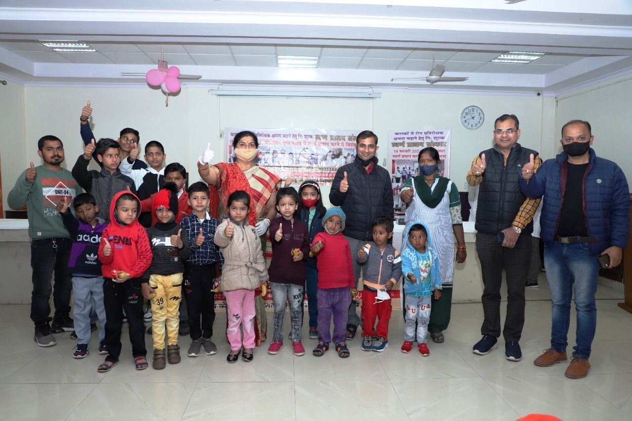 सीएसजेएमयू में बच्चों को निःशुल्क स्वर्ण प्राशन कराया गया 2 sanskar 2