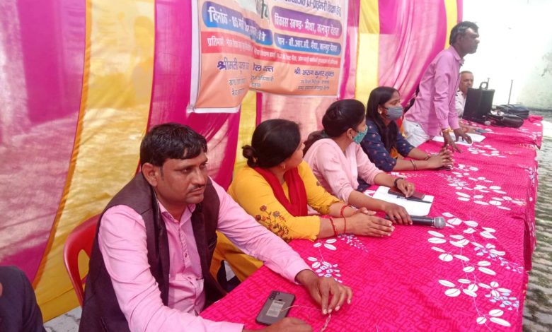 नोडल प्राइमरी शिक्षकों व आंगनवाड़ी कार्यकर्ताओं की ब्लॉक स्तरीय कार्यशाला 1 photo 12