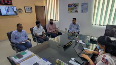 Photo of सीडीओ सौम्या ने नगरी निकायों में प्लास्टि वेस्ट का उपयोग में लाने हेतु की बैठक, ली जानकारी