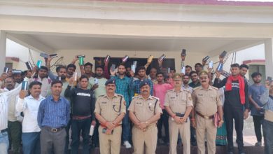 Photo of पुलिस अधीक्षक व सर्विलांस टीम ने 12 लाख ₹45 हज़ार के मोबाइल किए बरामद