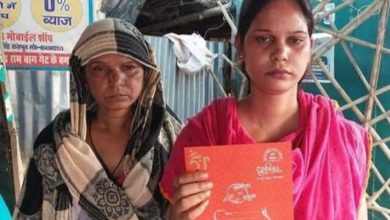 Photo of शादी के दिन दूसरी युवती को भगा ले गया दूल्हा, 7 फेरे लेने के इंतजार में बैठी रही दुल्हन