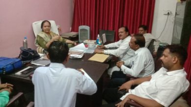 Photo of उप जिलाधिकारी ने व्यापार संगठन के साथ बैठकर अतिक्रमण पर की चर्चा
