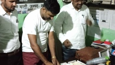 Photo of केक काटकर मनाया गया बैरिस्टर असदुद्दीन ओवैसी का जन्मदिन