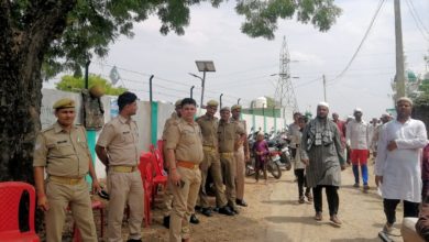 Photo of खाकी के पहरेदारी के बीच अदा हुई जुमा की नमाज़