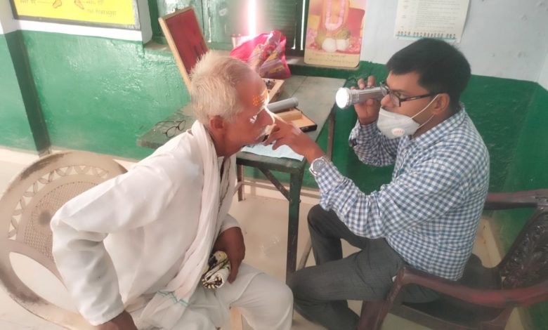 नेत्र शिविर में 115 मरीजों का हुआ परीक्षण 3 amn 15