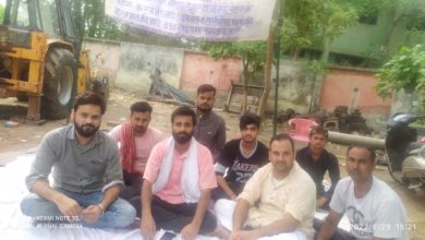 Photo of तीसरे दिन भी कस्बे के युवाओं ने अनशन रखा जारी