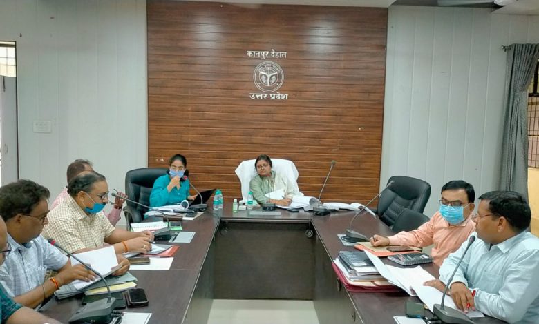 जिलाधिकारी नेहा ने निर्माण कार्यों की समीक्षा, समय से पूर्ण करने के दिए निर्देश 1 dm2