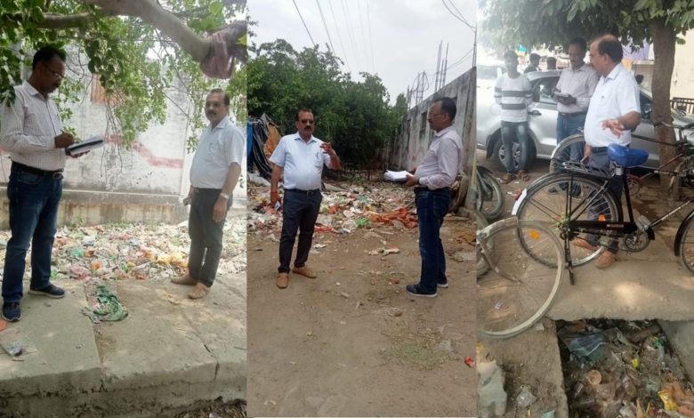 एडीएम वित्त एवं राजस्व ने अकबरपुर नगर पंचायत के विभिन्न वार्डो का किया भ्रमण, साफ सफाई के दिए निर्देश 3 photo 8 1 16