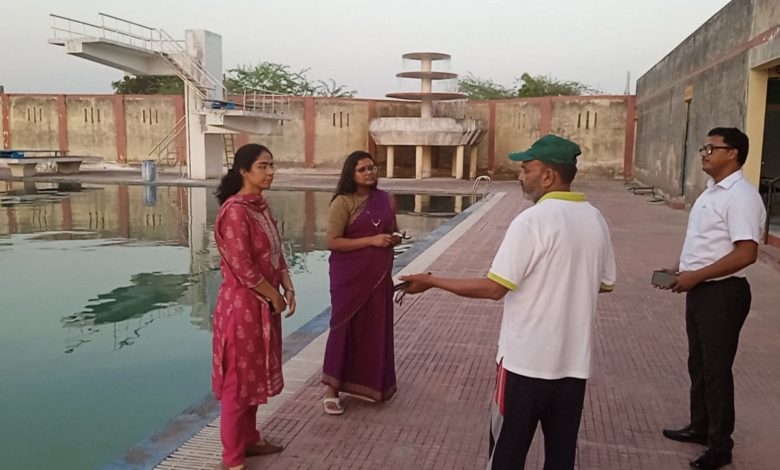 जिलाधिकारी नेहा व सीडीओ सौम्या ने स्पोर्ट्स स्टेडियम माती का किया निरीक्षण, दिए निर्देश 3 photo 9 1 9