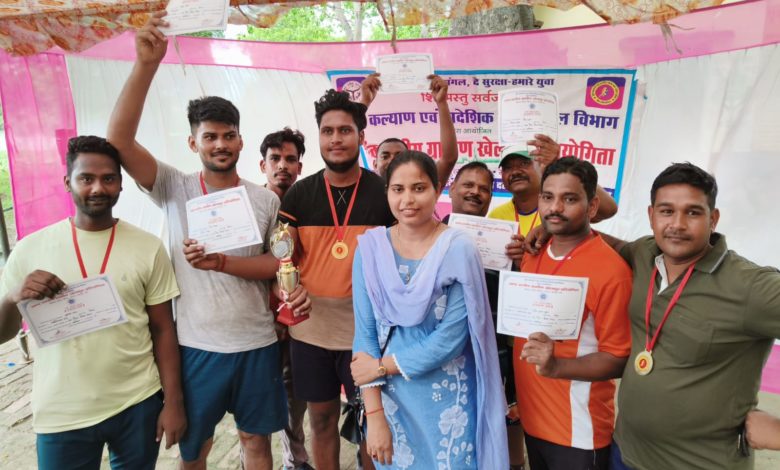 युवा कल्याण एवं प्रादेशिक विकास दल की ग्रामीण खेल कूद प्रतियोगिता सम्पन्न 3 photo 5 1 17