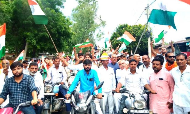 पुखरायां : धूमधाम से निकाली गई तिरंगा यात्रा, कैबीनेट मंत्री राकेश भी हुए शामिल 5 PHOTO 4 1 6