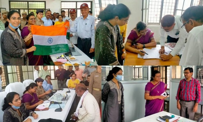 तहसील में साफ सफाई एवं पत्रावलियों के रख रखाव में अधिकारी एवं कर्मचारी दे विशेष ध्यान : जिलाधिकारी 3 photo 5 1 4