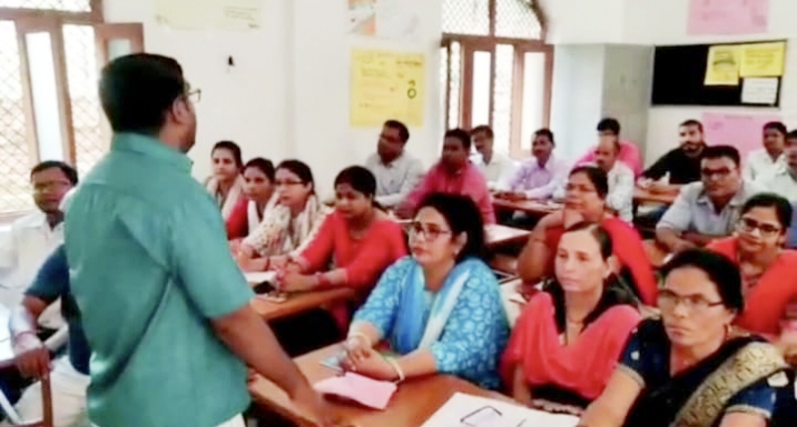 निपुण भारत मिशन के अंतर्गत विकासखंड अमरौधा के शिक्षक व शिक्षामित्रों का चार दिवसीय प्रशिक्षण शुरू 1 IMG 20220926 232110