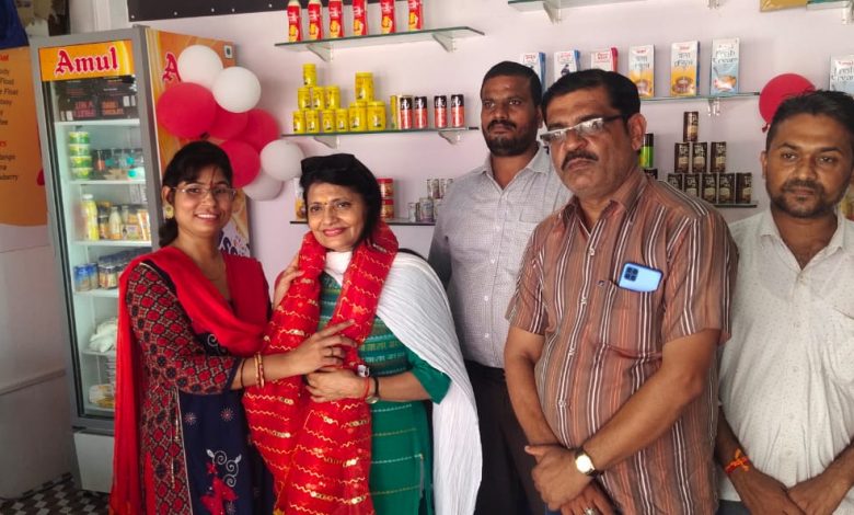 अकबरपुर : अमूल मिल्क का खुला आउटलेट अब एक ही छत के नीचे उपलब्ध होंगे सभी प्रोडक्ट 5 photo 10 1 11