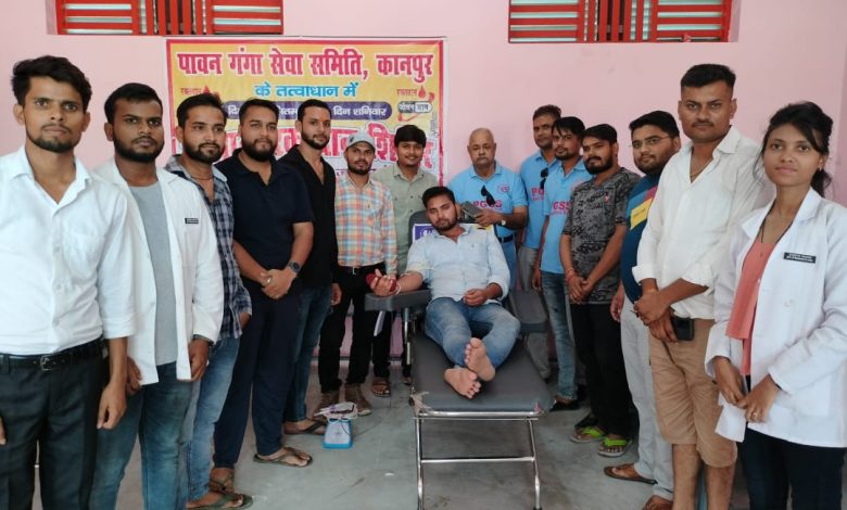 युवाओं ने दूसरों की जिंदगी बचाने के लिए किया रक्तदान 1 photo 11 1 4
