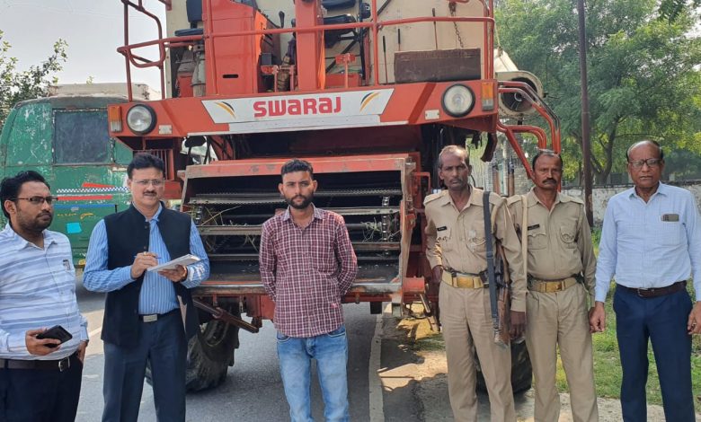 एसडीएम ने बिना एसएमएस के धान कटाई कर रही हार्वेटर मशीन पर हुई जुर्माना की कार्यवाही 3 MANISH