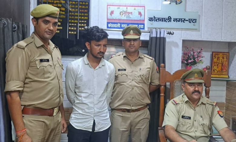 पुलिस ने PET परीक्षा देता मुन्ना भाई दबोचा 3 photo 13 1 6