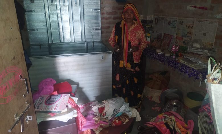 अज्ञात चोरों ने सोने चांदी के जेवरात सहित उड़ाई नगदी 3 IMG 20221218 WA0070
