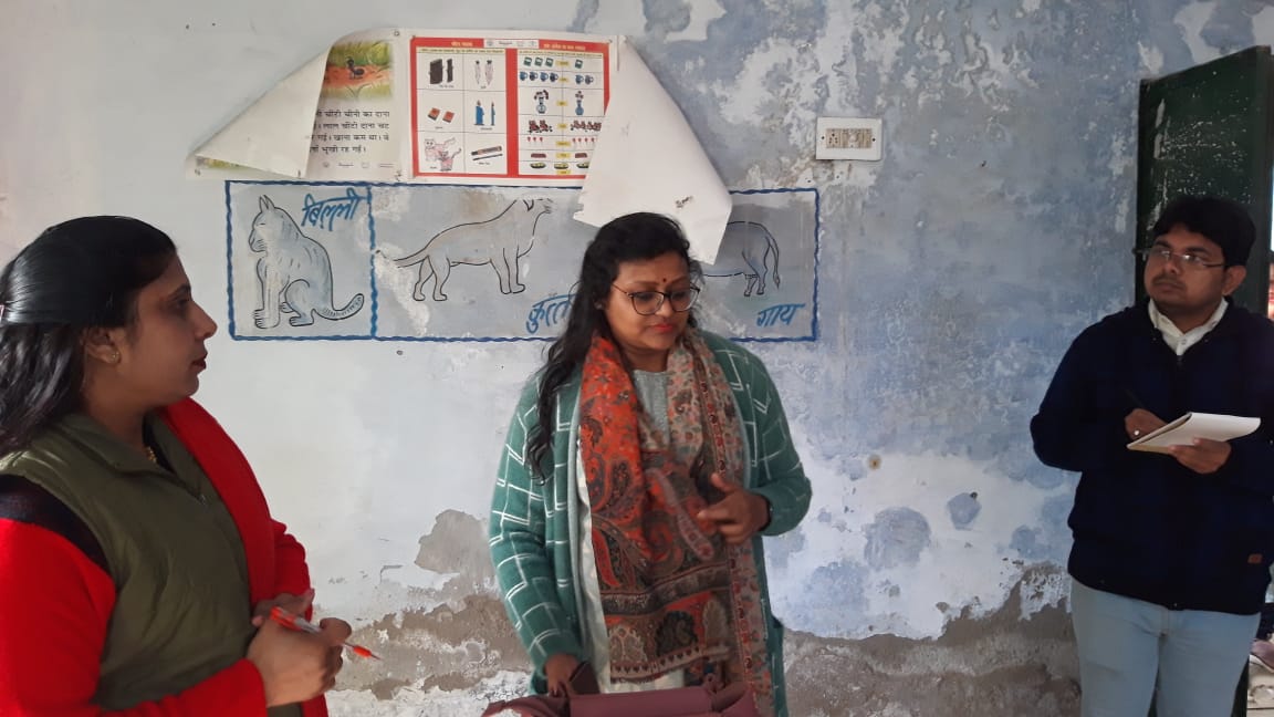 आंगनबाड़ी केन्द्र समय पर खोले जाने हेतु जिलाधिकारी ने किया निर्देशित 16 dm4