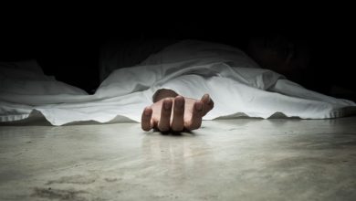 Photo of पेड़ पर लटका मिला किसान का शव, गांव में फैली सनसनी