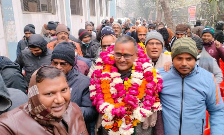 कानपुर उन्नाव खंड निर्वाचन क्षेत्र से वीके मिश्रा ने सैकड़ों शिक्षकों के साथ कराया नामांकन 3 photo 8 1 4