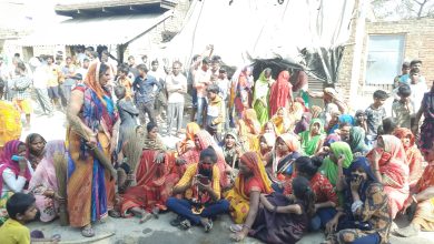 Photo of शराब के ठेके पर तोड़फोड़ करने वाले 60 से ज्यादा पर मुकदमा दर्ज, गिरफ्तारी के लिए टीम गठित, ठेके को हटाने की मांग को लेकर ग्रामीणों ने किया था विरोध…….