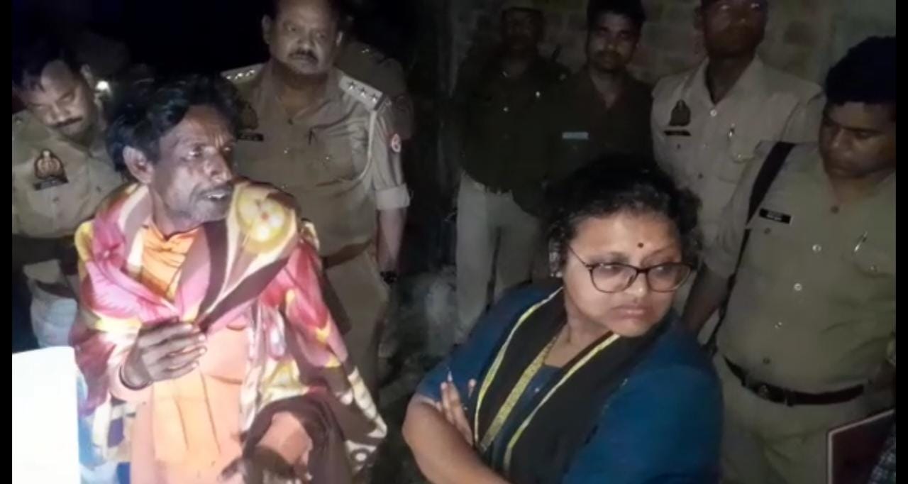 हारामऊ अग्नि काण्ड : झोपड़ी में सो रहे एक ही परिवार के पांच सदस्यों की दर्दनाक मौत 6 F2