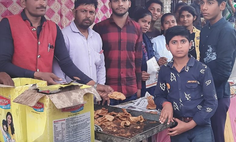 देवीपुर में घमाई देवी के मंदिर में विशाल भण्डारे का आयोजन किया गया 5 IMG 20230330 WA0029