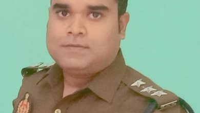 Photo of चकिया: डीएसपी रघुराज का सख्त निर्देश होली में हुड़दंग मचाने वालों की खैर नहीं, पुलिस के रंगरूट जवानों की नगर सहित ग्रामीण क्षेत्रों में की गई है तैनाती….