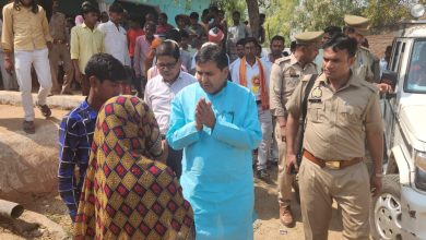 Photo of हारामऊ में घटित अग्निकांड के परिजनों को हर संभव सहायता प्रदान की जाए : ओम प्रकाश नायक