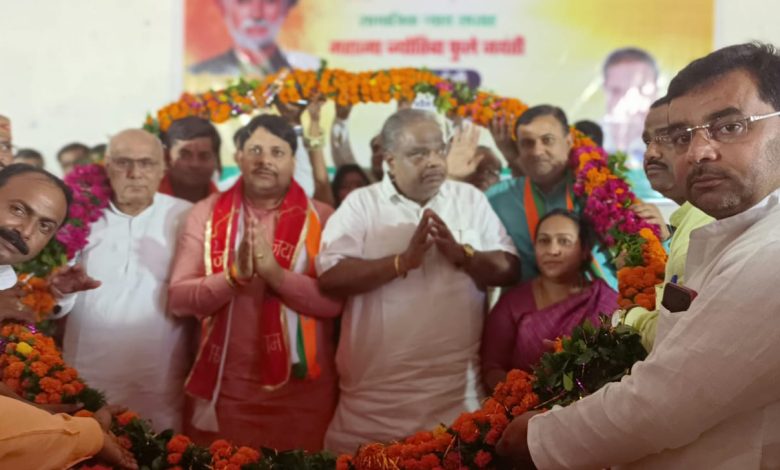ज्योतिबा फुले एक महान समाज सुधारक, क्रांतिकारी,अच्छे लेखक एवं उच्च कोटि के दार्शनिक थे : मानवेंद्र सिंह चौहान 7 photo 4 1 7