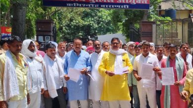 Photo of ग्राम प्रधान संघ जिलाध्यक्ष ने जिले के ब्लाक अध्यक्ष व ग्राम प्रधानों के साथ पुलिस आयुक्त को सौंपा पत्रक